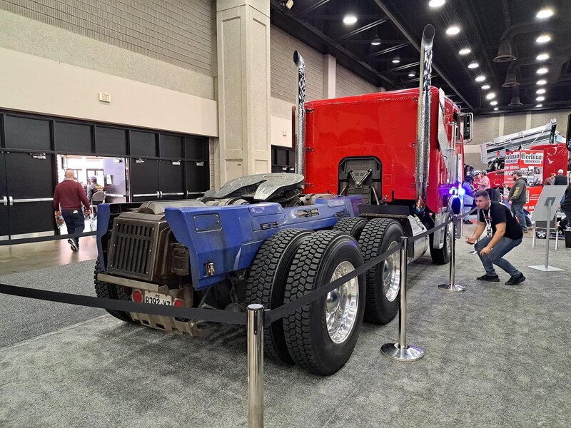 Image Of Transformers Rise Of The Beasts Optimus Prime Freightliner FLT 8664T At Mid America Truck Show  (3 of 6)